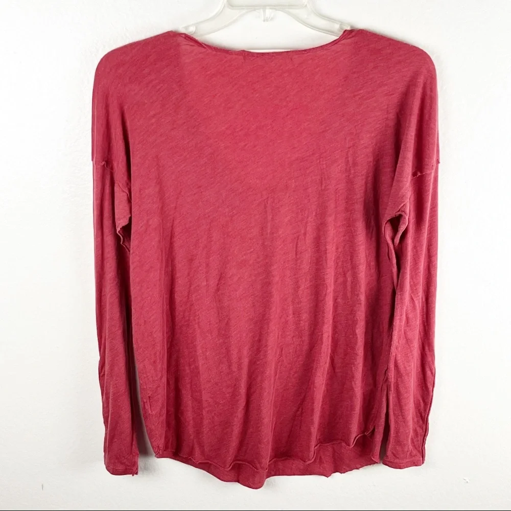 FREE PEOPLE WE THE FREE Scoop Neck Slouchy Distressed Snap Cuff Top, Size Small